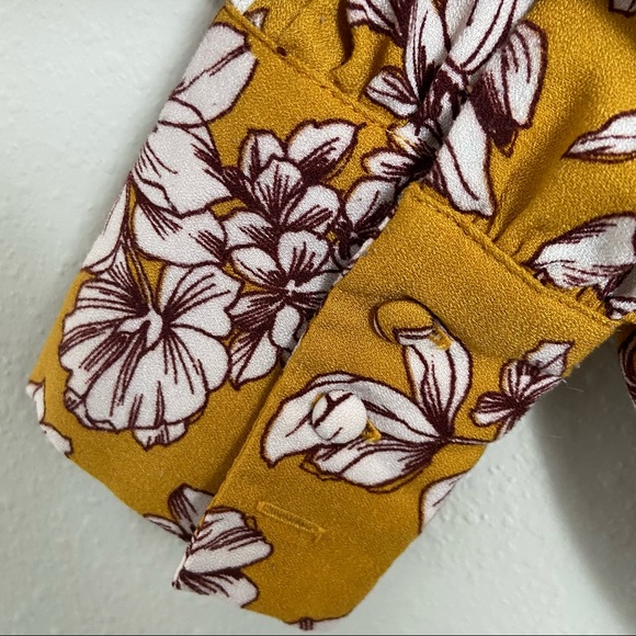 Forever 21 Size Xs Long Sleeve Floral Top W/ Tie - Picture 6 of 6